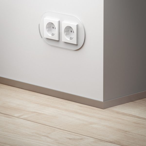 Studio_UP_2fach_Schuko_weiss_weiss_glas_PERS_3